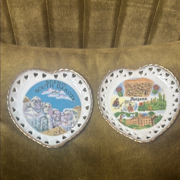 vintage small Heart-Shaped Scenic Souvenir Plates South Dakota and Arizona - Picture 1 of 6